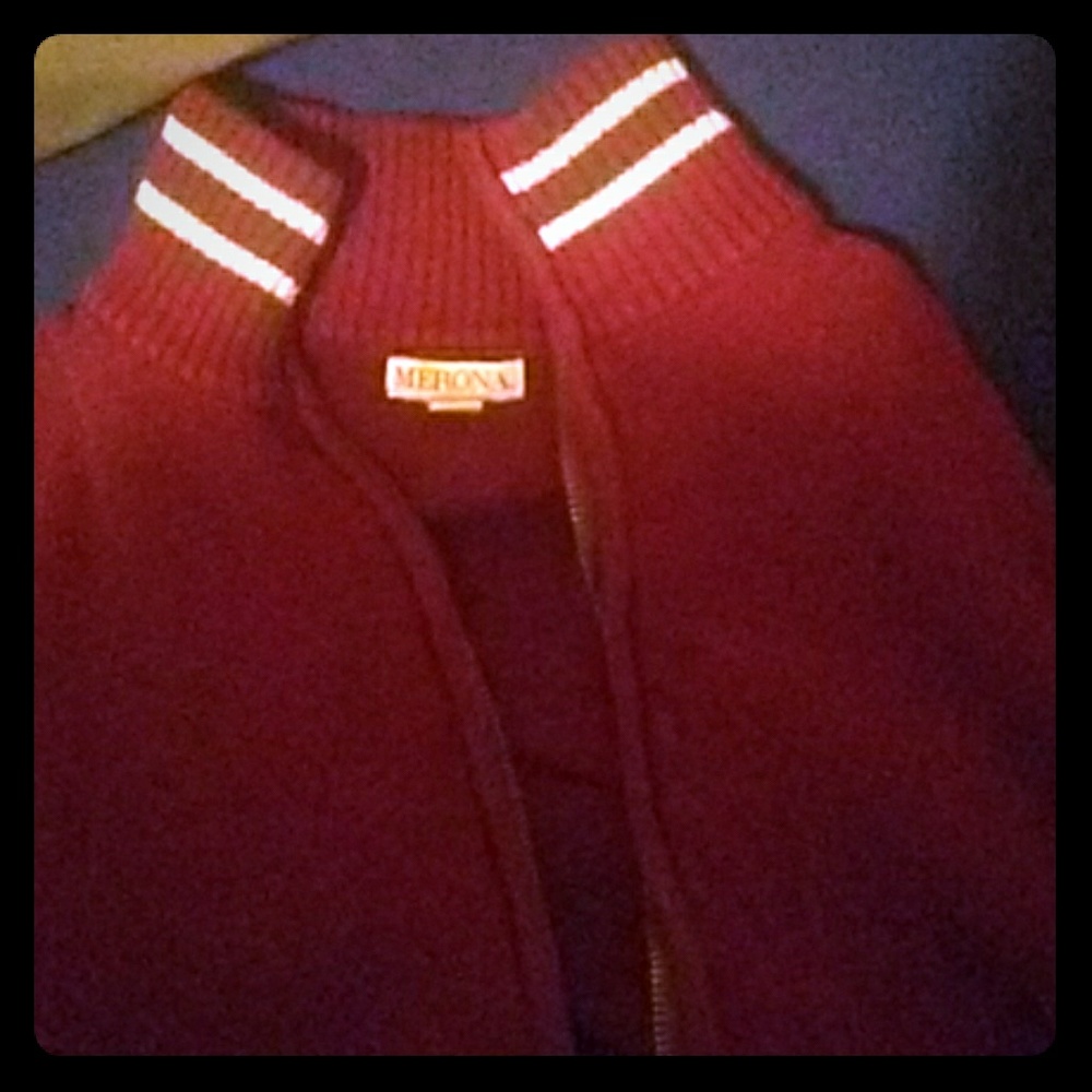 A maroon red MERONA sweatshirt